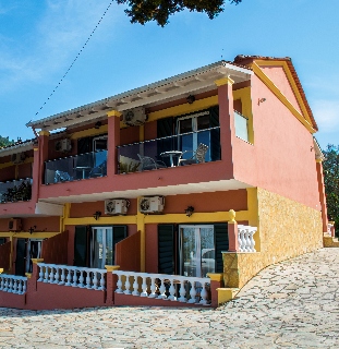 Penelope Hotel, Boukaris