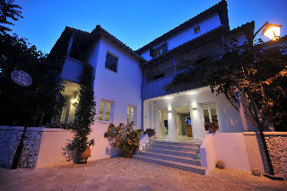 Agios Nikitas Hotel, Karia