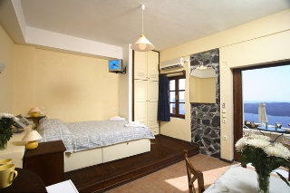 Panorama Studio & Suites, Fira