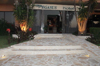 Pegasus Hotel, Roda