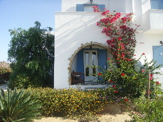 Valena Mare Hotel, Plaka