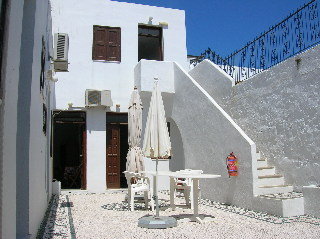 Sarris Studios, Lindos