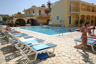 Lemon Grove Hotel, Kavos